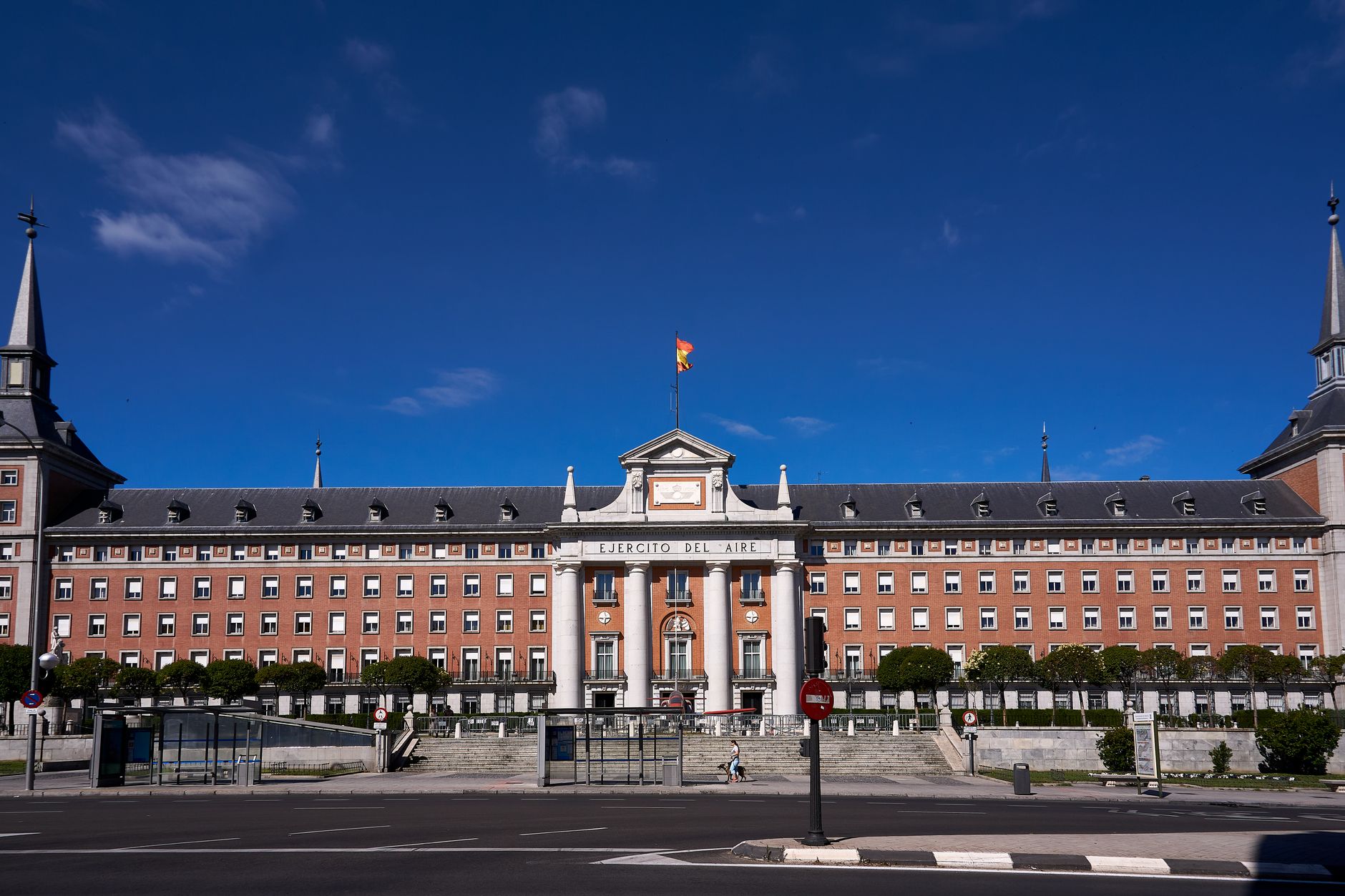 Feijóo y Abascal exigen deportar a menores migrantes en Ceuta pese a la ley