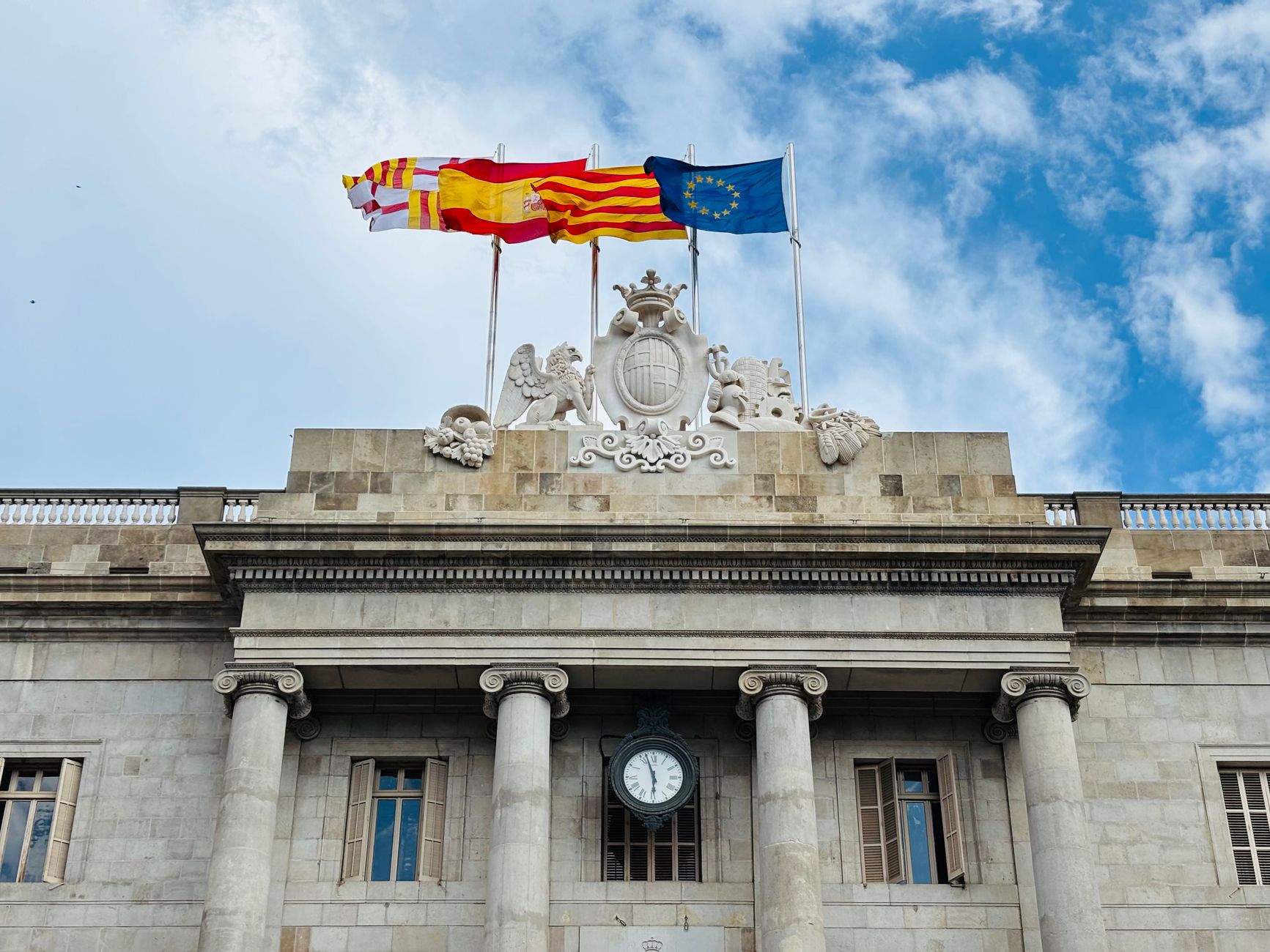 Cuatro concejales del PP renuncian en Verín, dejando sus sillas vacías