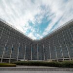 La Comisión Europea da dos días a Meta y TikTok para vigilar redes sin requerir datos clave Bruselas avala devolver a menores migrantes de Ceuta y exige petición formal a España