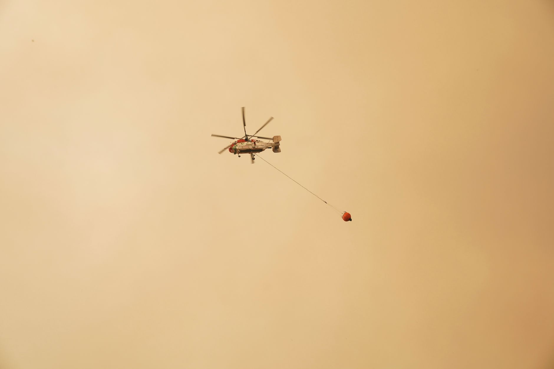 La Comunidad de Madrid colabora en la extinción del incendio de San Antonio y Navas de Riofrío con cinco dotaciones terrestre