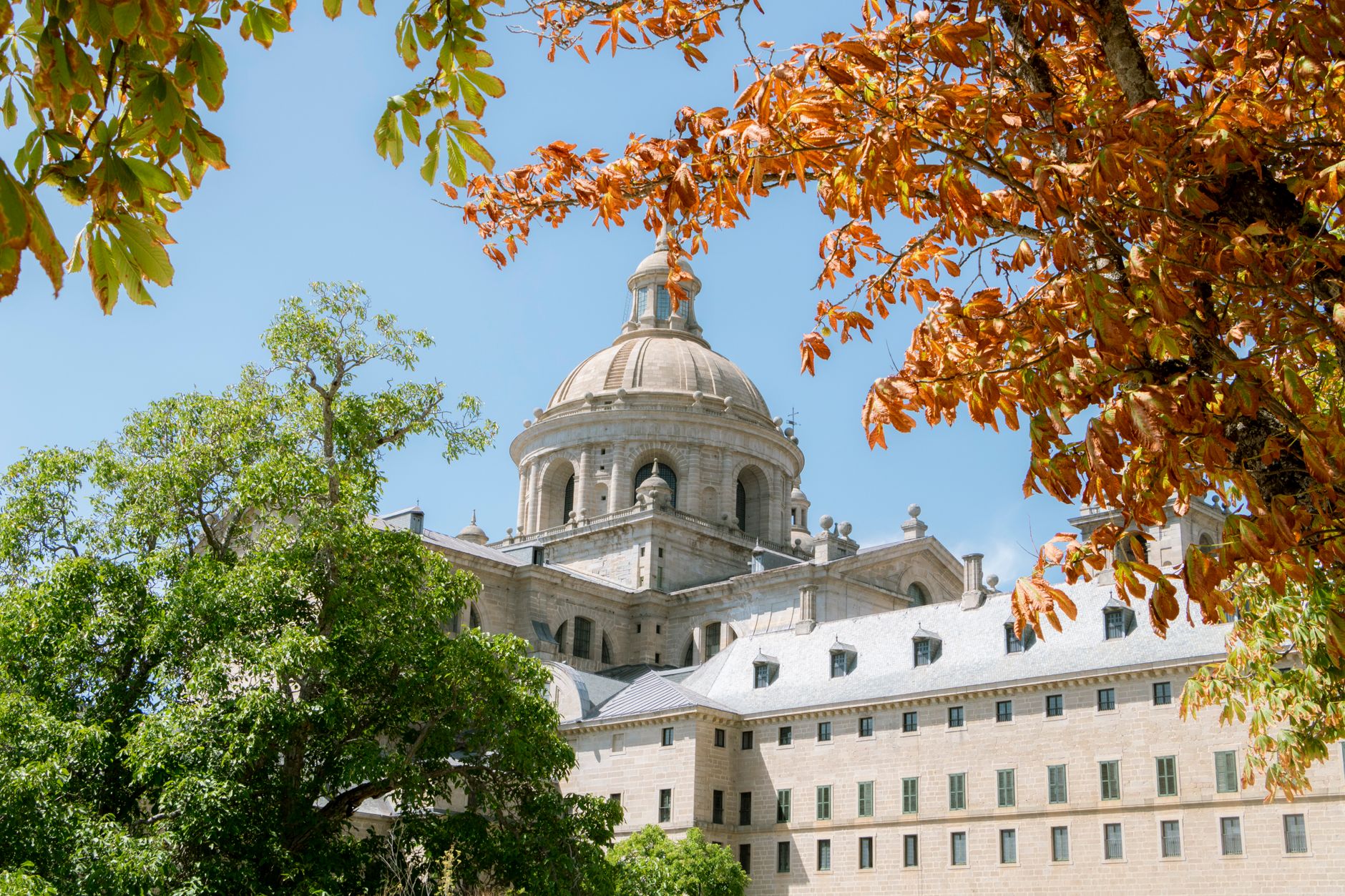 Trabajador en estado crítico tras caer de un andamio en el Monasterio de El Escorial