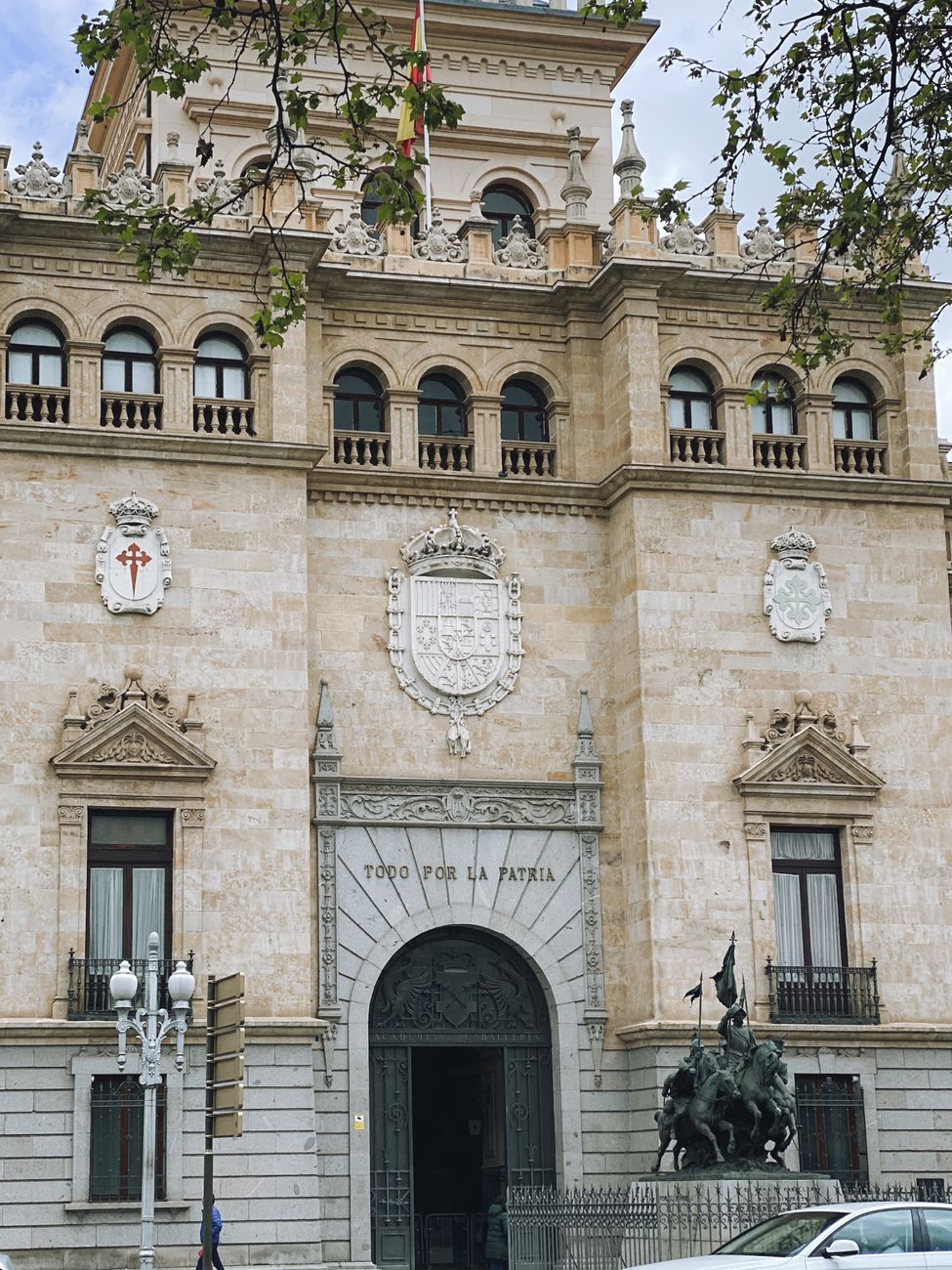 Moncloa revisa la nacionalidad de los Amaro Chacón tras pagos a Zapatero y sus hijas