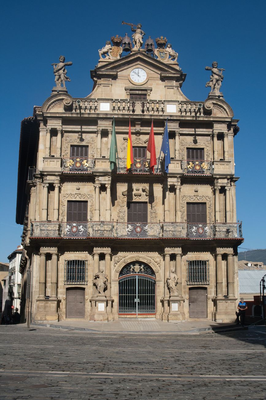 Palma aprueba un aumento salarial de hasta 400 euros mensuales para su Policía Local con efectos retroactivos