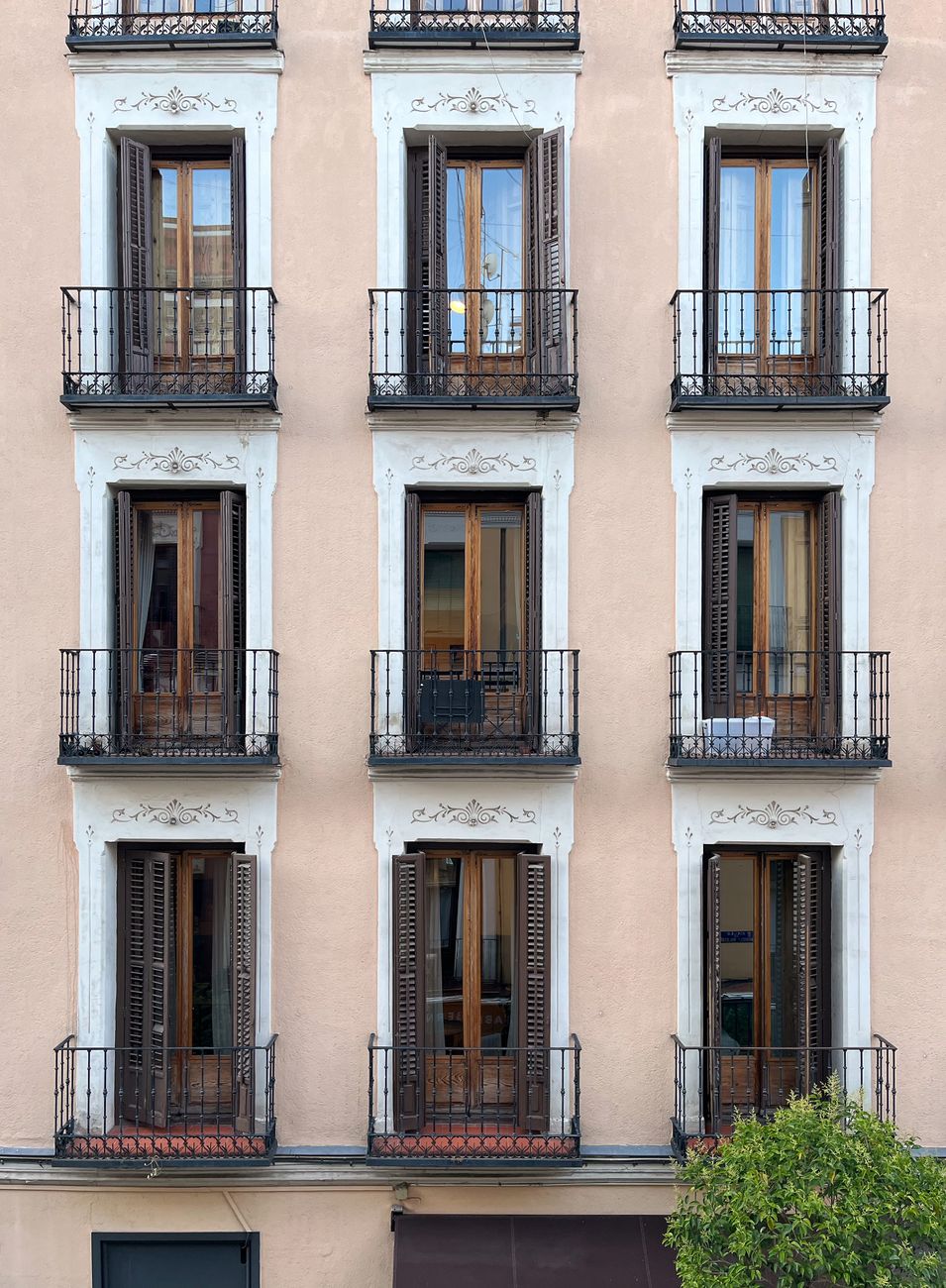 Cae en Valencia una banda que marcaba puertas con pegamento para robar en casas vacías
