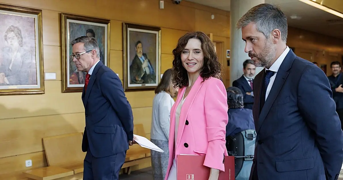 La izquierda madrileña acusa a Ayuso de censura en el Pleno por el ático de Chambera