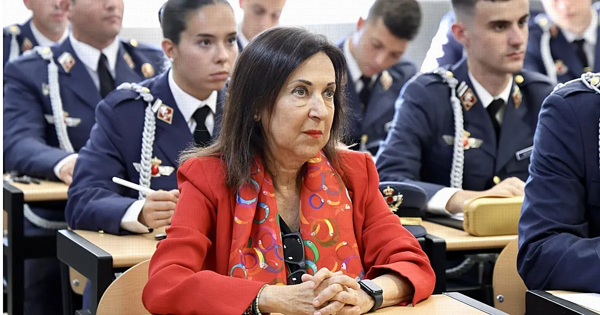 Robles inaugura el curso militar con récord histórico: 10.608 alumnos, el 17% mujeres