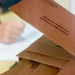 La JEC acata al Supremo pero elude validar la ley de nietos La JEC acata al Supremo pero elude validar la ley de nietos