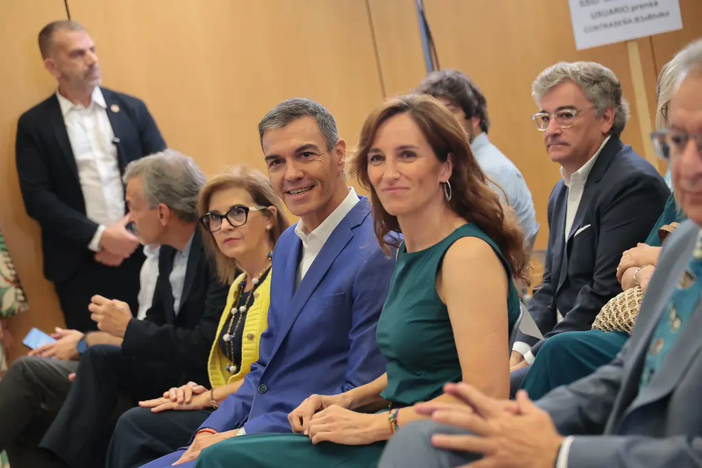 Sánchez arranca campaña electoral en Barcelona con Illa y mira a 2027