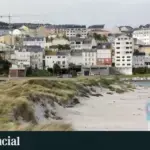 El Gobierno amplía el dominio público marítimo y deja 2.500 edificios gallegos en riesgo legal El Gobierno amplía el dominio público marítimo y deja 2.500 edificios gallegos en riesgo legal