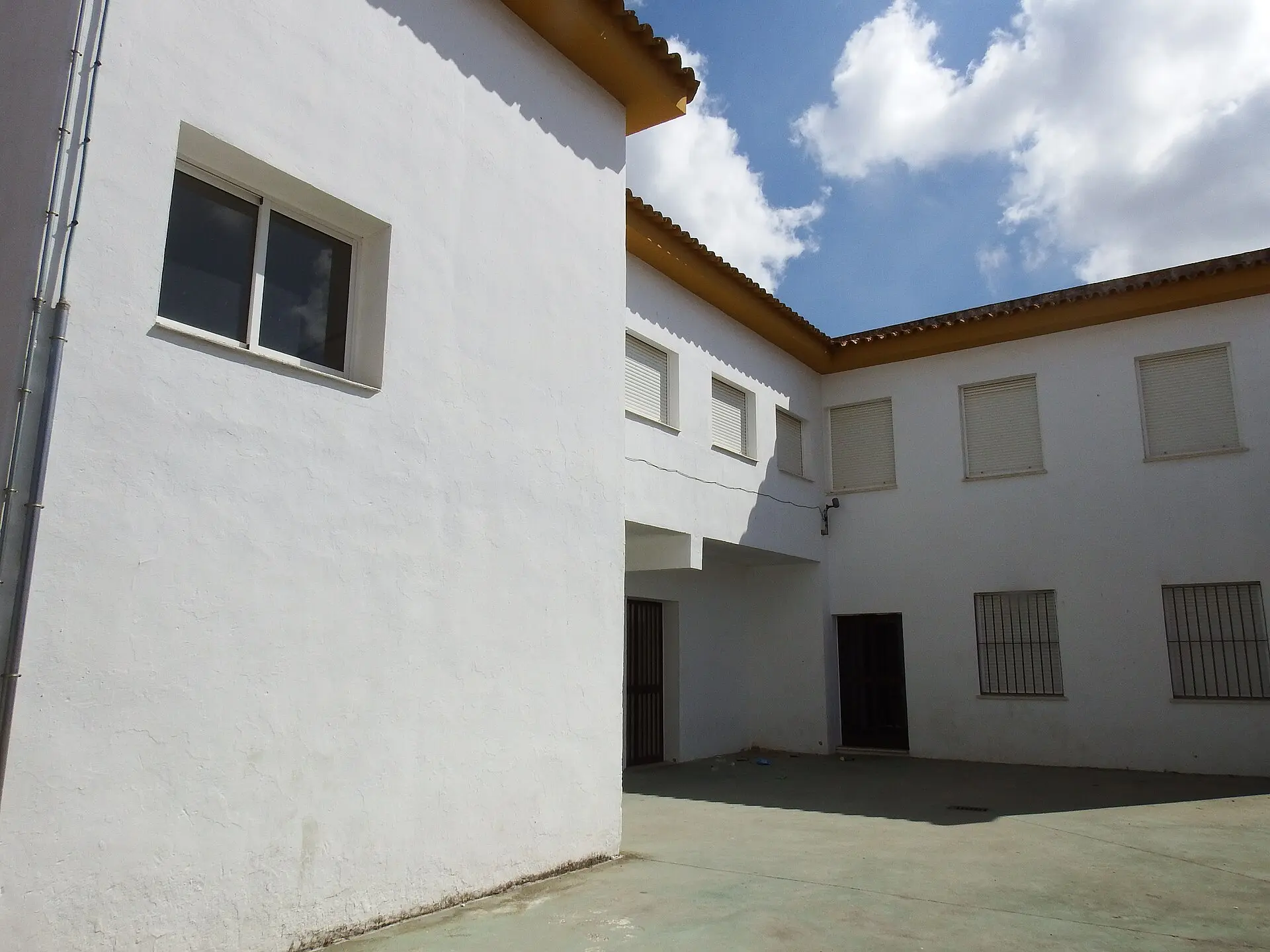 Muere una persona en el incendio de un poblado chabolista en Huelva