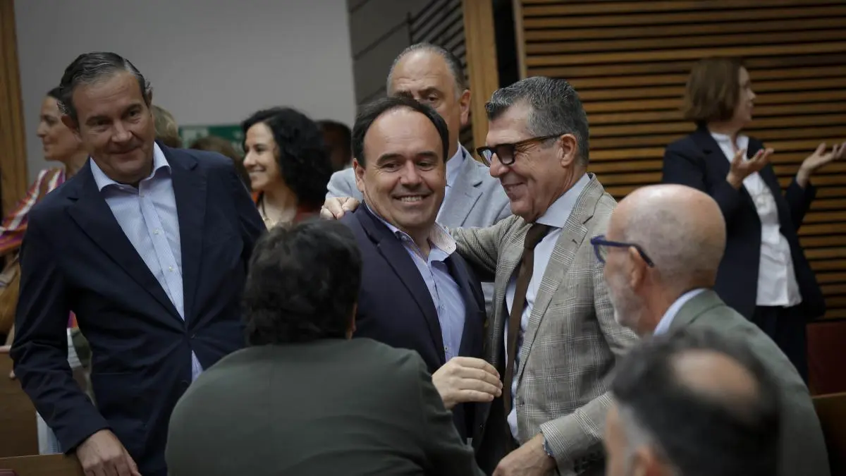 Pérez Llorca fuerza su ratificación antes del debate valenciano: el PP bloquea el calendario