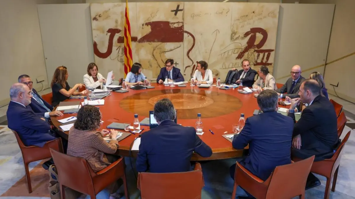 Illa promete el 6% del PIB en educación sin plazos