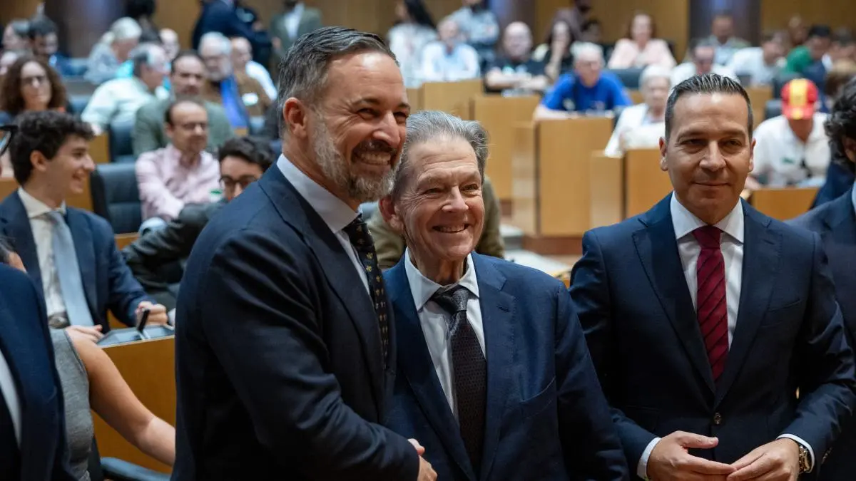 Abascal propone bajar impuestos al 30% y acabar con el 'expolio'