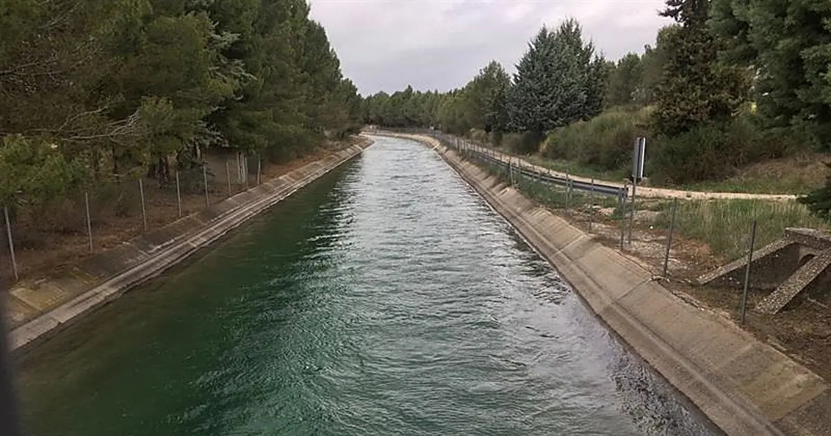 Gómez acusa a Núñez Feijóo de dejar a Castilla-La Mancha sin voz en el trasvase