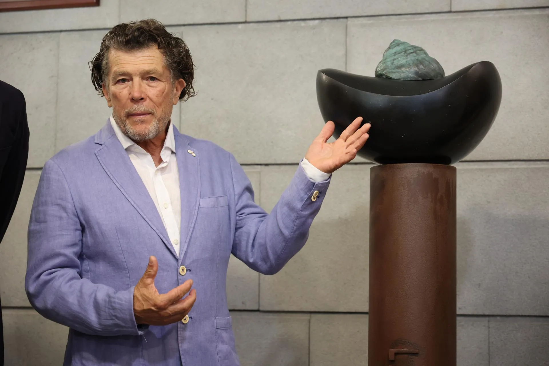La Graciosa ya tiene escultura en el Parlamento canario