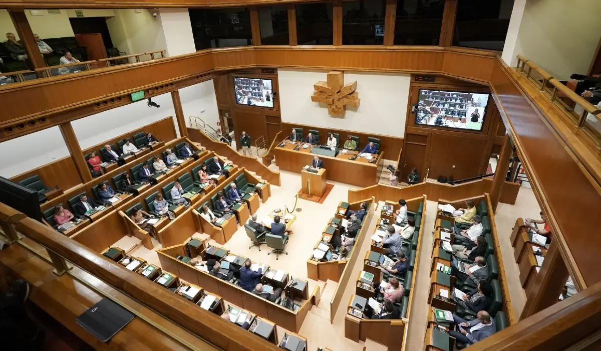 El TSJPV anula el decreto vasco del euskera por fallos en la memoria económica