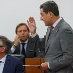 Juanma Moreno lidera el primer control parlamentario Juanma Moreno lidera el primer control parlamentario