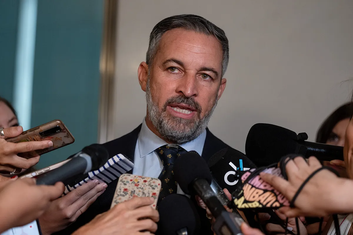 Abascal inicia en Cataluña una gira centrada en la inmigración