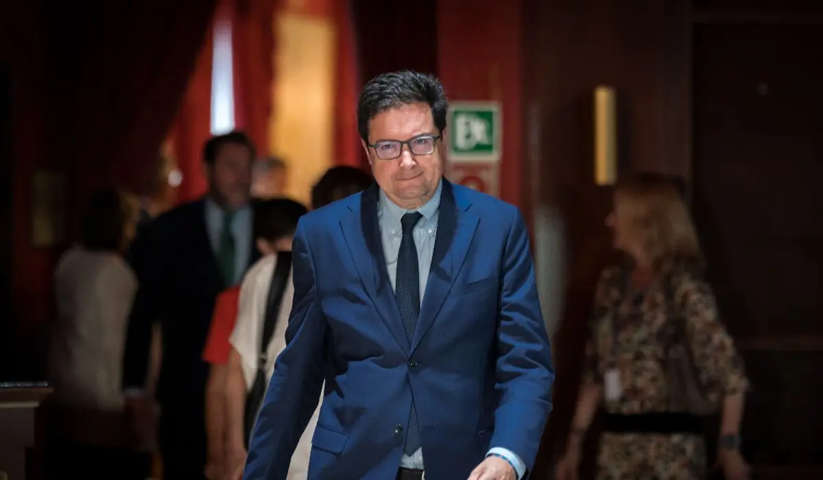 El PSOE-M prepara listas de 2027 entre batallas internas