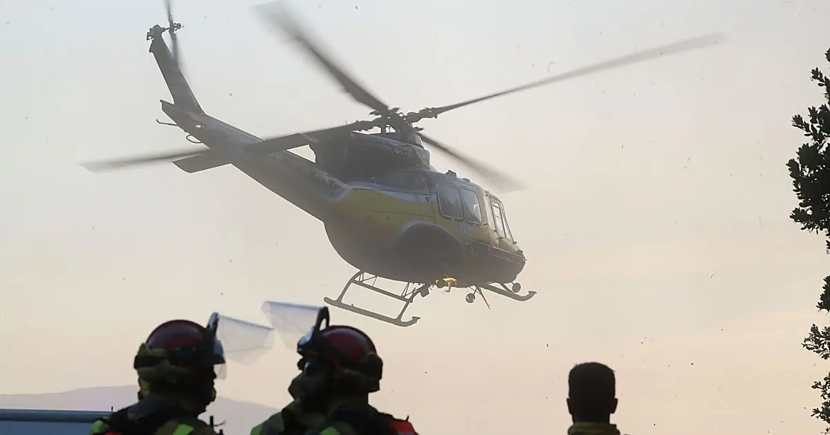 Galicia levanta la alerta máxima por el incendio de Pacios da Serra tras su estabilización