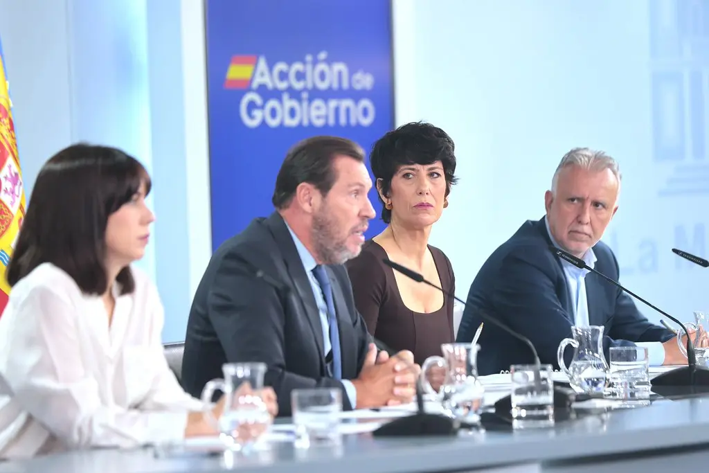 Puente acusa a Vivas de sabotear la gestión migratoria en Ceuta