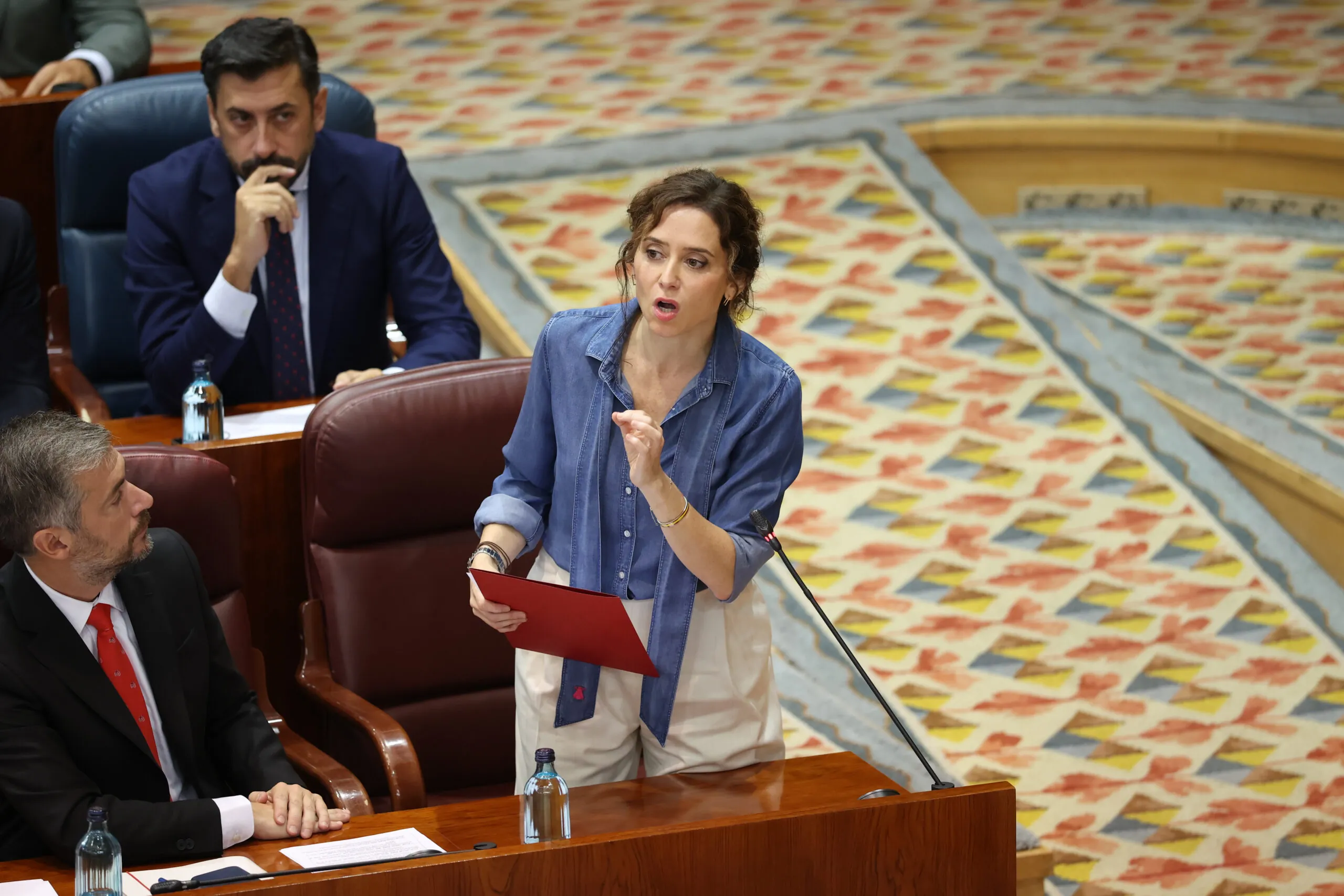 Ayuso acusa al Gobierno de intentar 'pucherazos' con la ley de nietos: "Game Over"