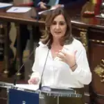 València prohíbe grupos turísticos de 25 personas y multa guías por saturar Ciutat Vella València prohíbe grupos turísticos de 25 personas y multa guías por saturar Ciutat Vella