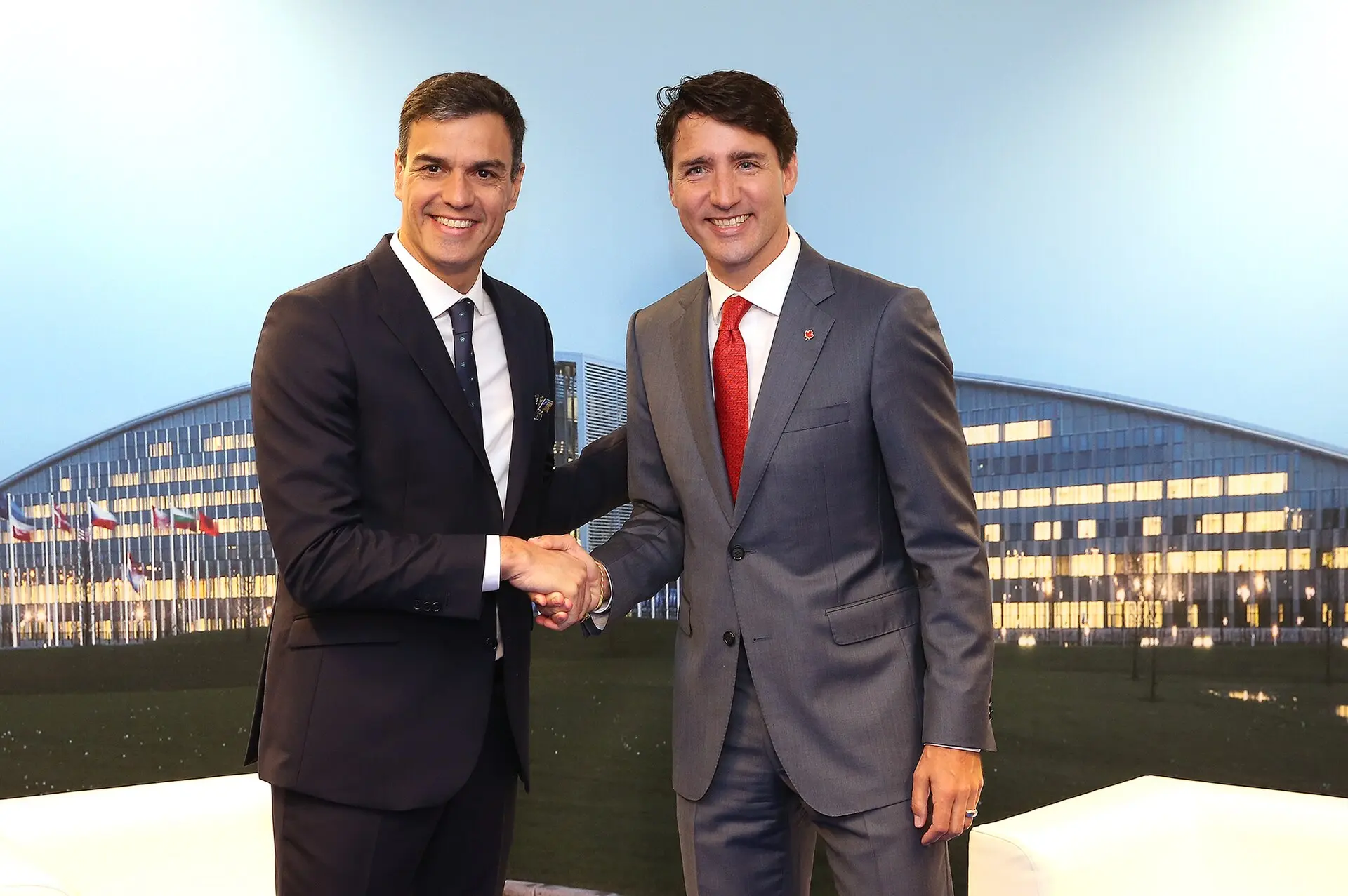 Sánchez celebra el triunfo socialdemócrata en Suecia
