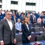 Von der Leyen propone prohibir redes sociales a menores de 13 años en toda la UE Von der Leyen propone prohibir redes sociales a menores de 13 años en toda la UE