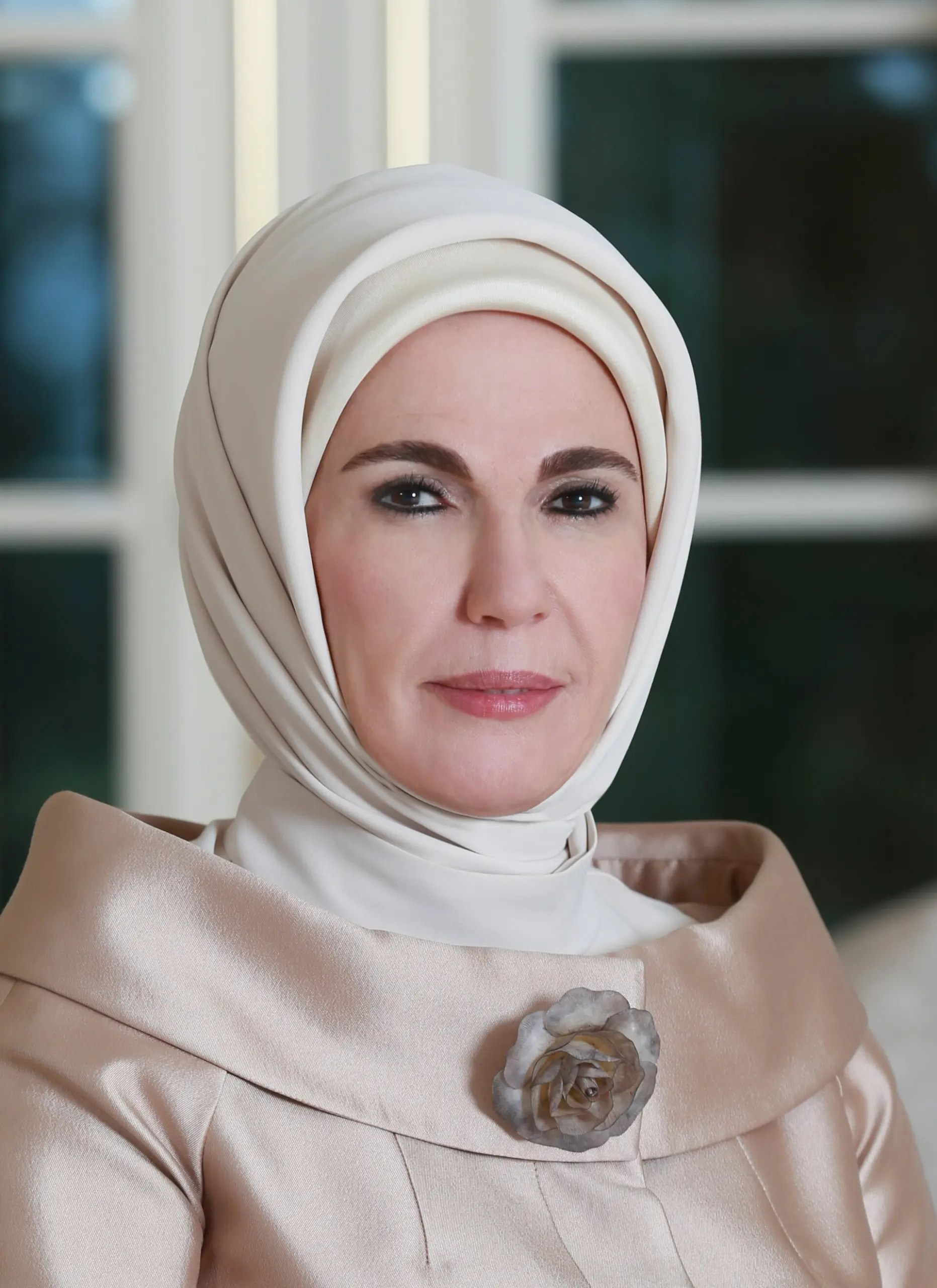 Erdoğan convoca elecciones anticipadas en abril de 2028 para eludir límite constitucional