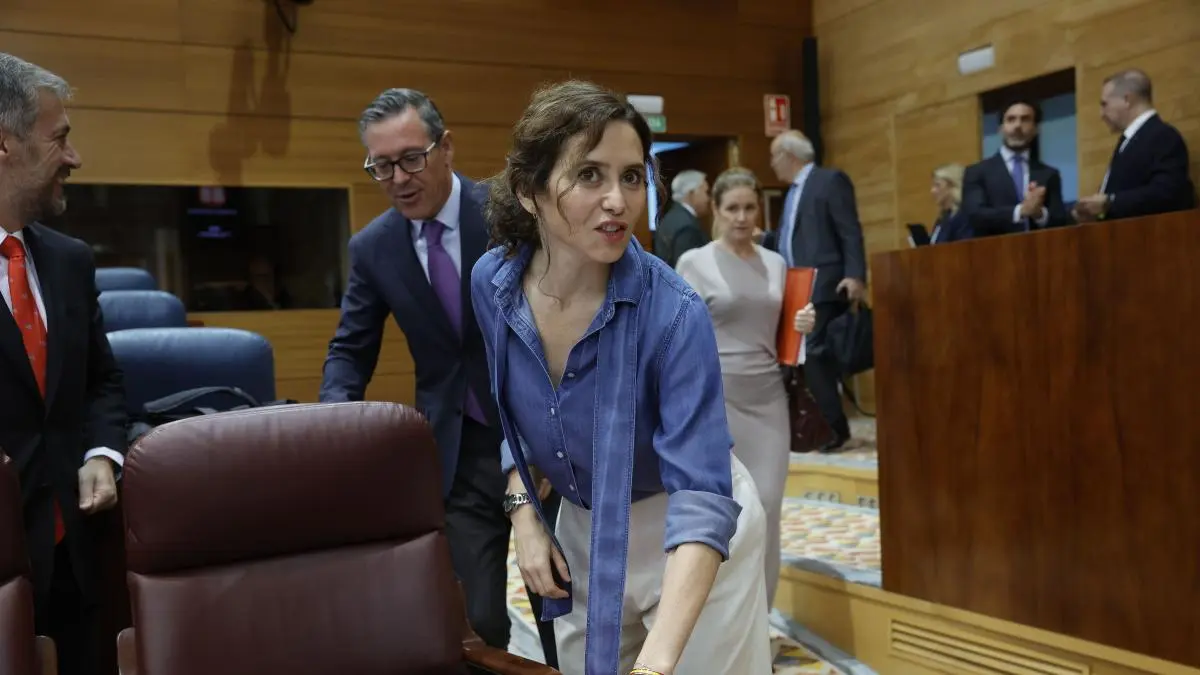 Ayuso acusa al médico del Ramón y Cajal de manipular listas de espera y lo vincula a agresiones