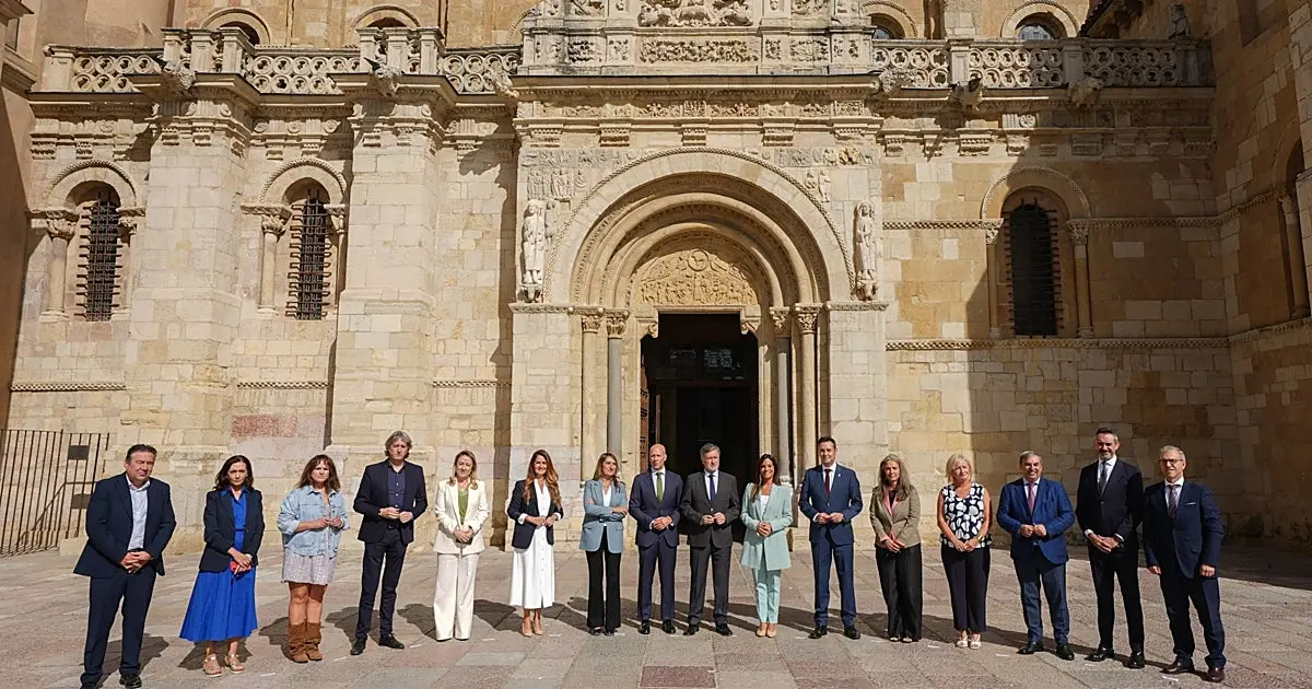 Las Cortes de Castilla y León celebran su primera reunión fuera de Valladolid en la legislatura