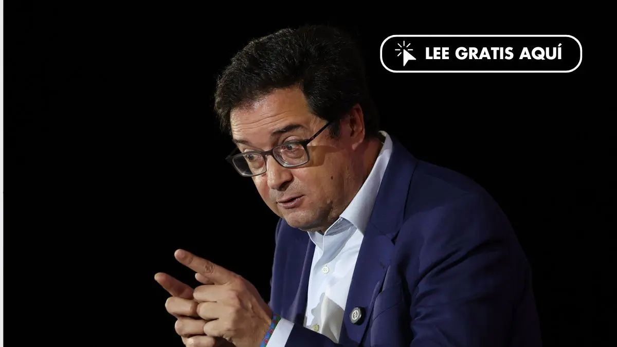 Óscar López acusa a Ayuso de comprar ático para uso personal con informes falsos