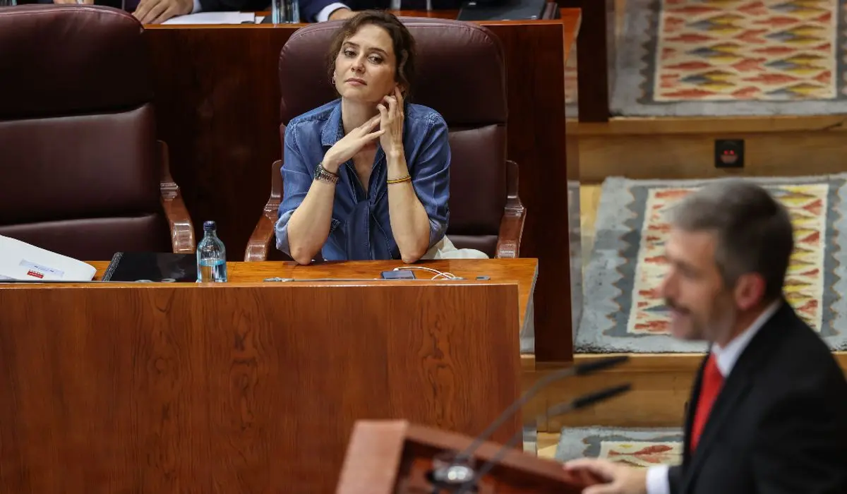 Ayuso amenaza con querella a Bergerot y Espinar