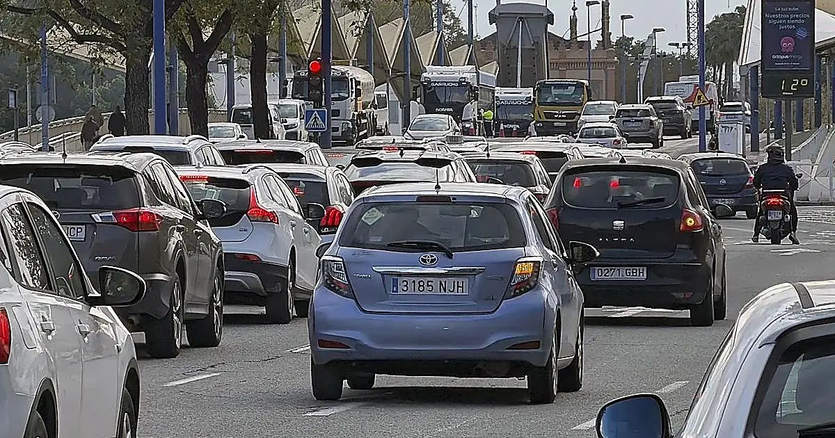 Andalucía amplía hasta noviembre ayudas de hasta 3.000 euros para cambiar coches viejos