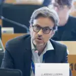 Comuns amenaza con llevar a tribunales la ampliación del Prat por ilegalidad climática