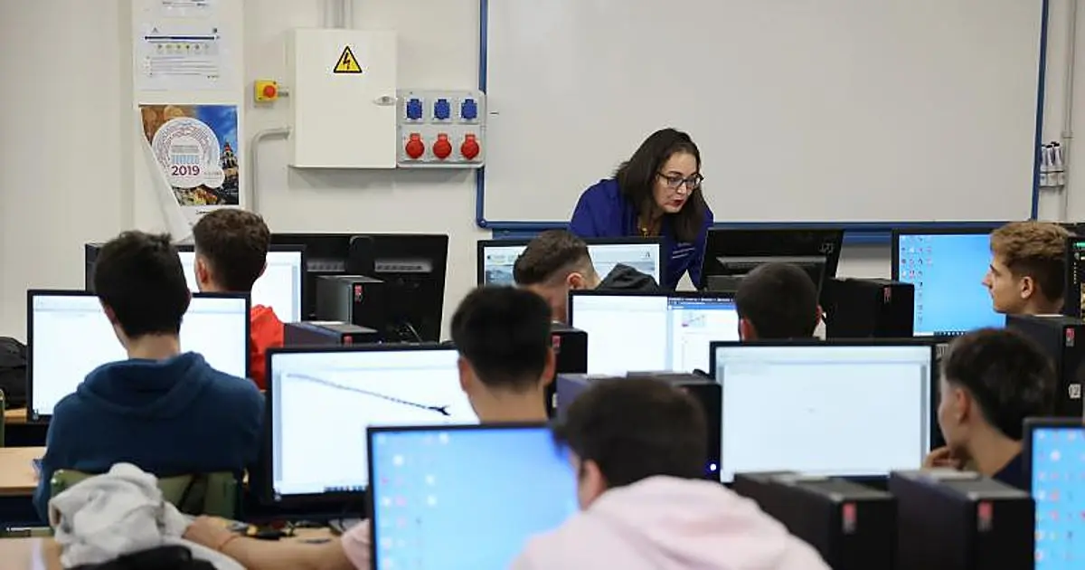Andalucía flexibiliza requisitos para profesores de FP ante falta de plantilla
