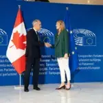 Bruselas crea un 'interruptor de emergencia' para expulsar migrantes usados como arma híbrida