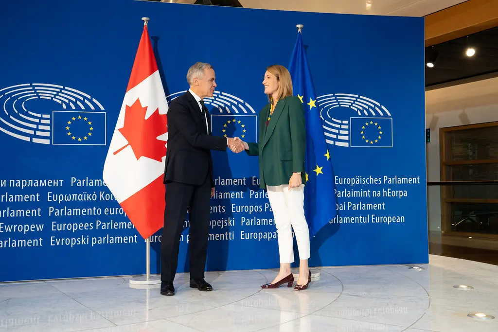 Bruselas crea un 'interruptor de emergencia' para expulsar migrantes usados como arma híbrida