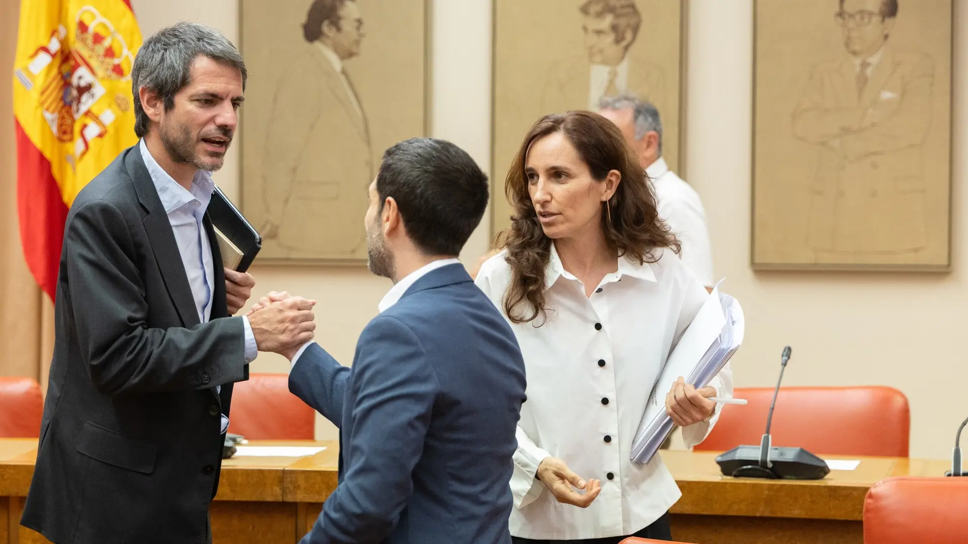 Primarias abiertas de Podemos chocan con el silencio de Sumar y la candidatura de Colau