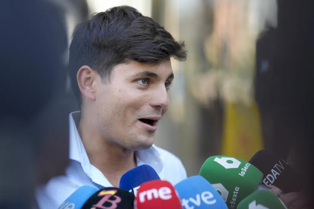 El Congreso expulsa a Vito Quiles y le retira su acreditación