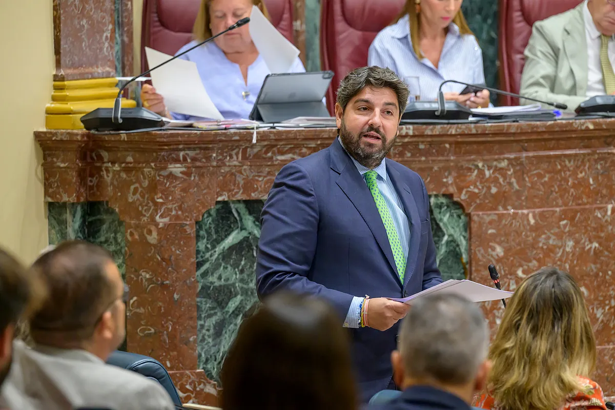 Murcia abre negociación con Vox para presupuestos 2026... pero solo por partidas