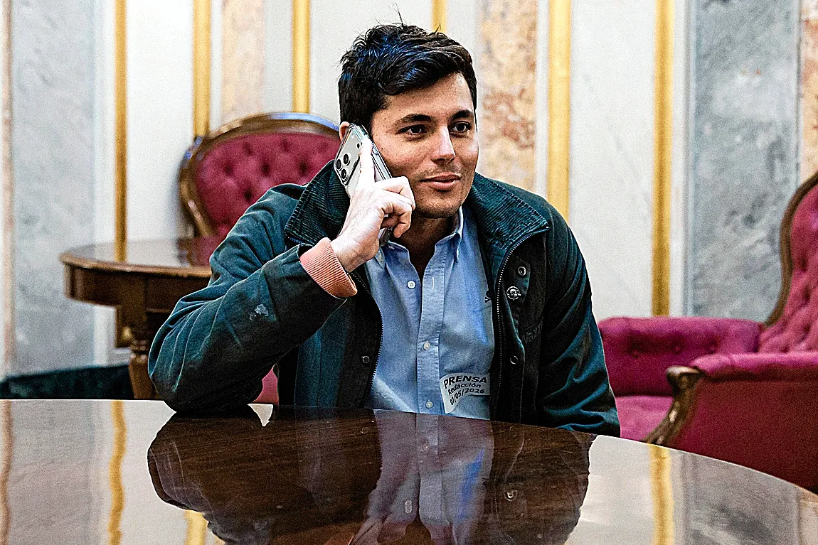 El Congreso expulsa a Vito Quiles, primer periodista sin acreditación