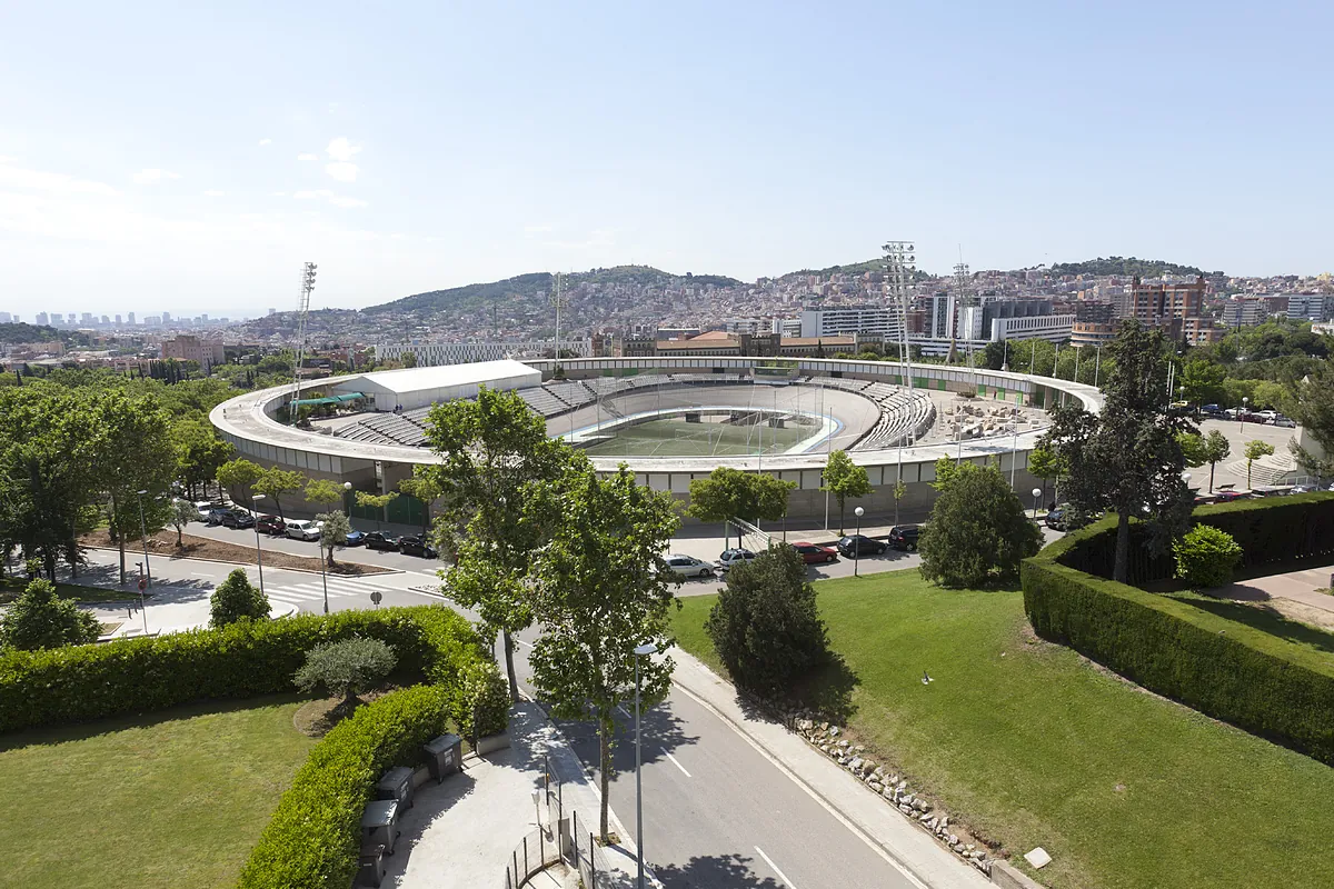 Barcelona expulsa a equipo de Vox del Velódromo de Horta por exhibir simbología franquista