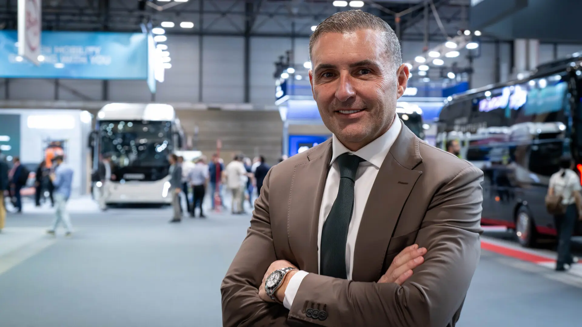 Di rebús amenaza con paralizar el país si no liberaliza el transporte de autobuses