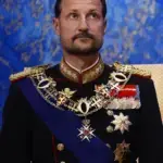 Haakon VIII presta juramento y comienza su reinado en Noruega