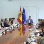 Puente toma el puerto de Ceuta para instalar carpas migratorias Vox fuerza la comparecencia de Albares por Marruecos