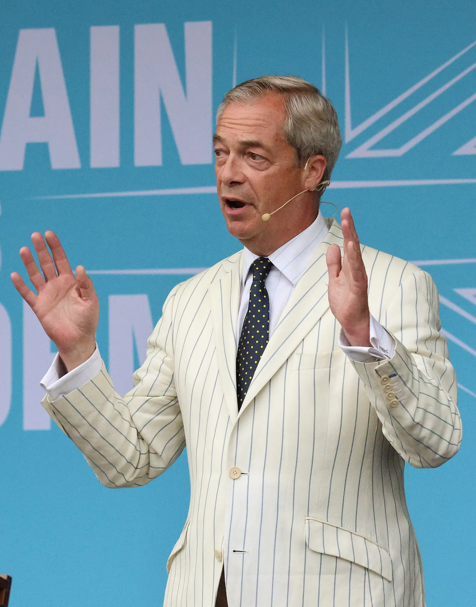 Reino Unido rechaza la unificación de Irlanda: Trump y Farage chocan con unionistas