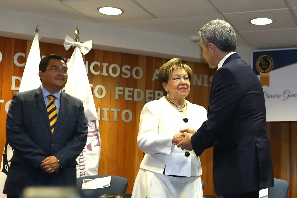 Diferencia entre referéndum vinculante y referéndum consultivo