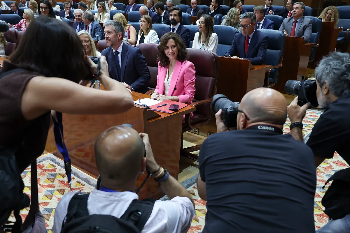 Ayuso despliega 100 medidas y reta a Sánchez con su gestión